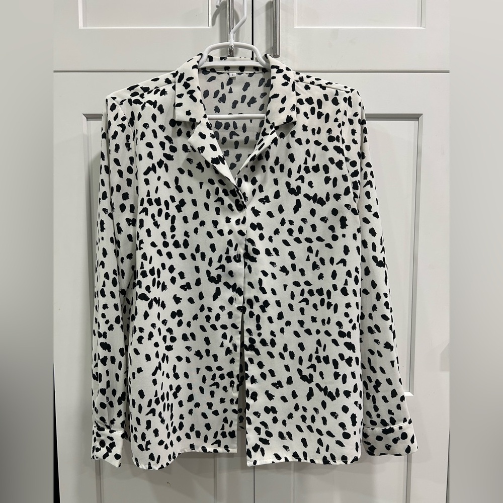 Fashion Nova - Black and White Animal Print Blouse